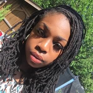 Meet your Posher, Ebony